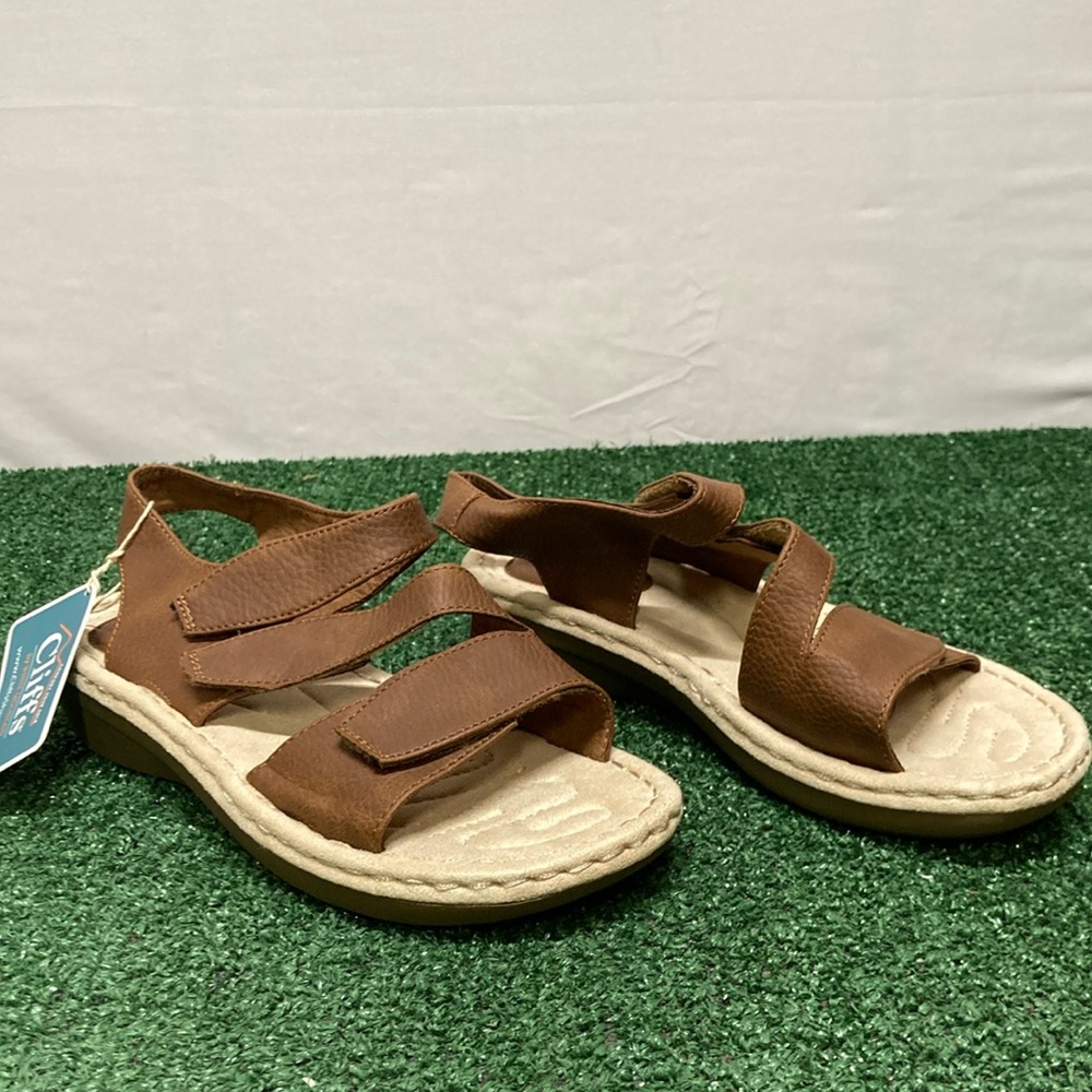NWT Cliffs Tan Leather Strap Sandals women’s size 8.5 (OKPM-07-217)